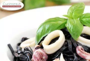 PASTA CON  NERO DI SEPPIA