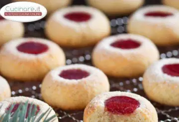 BISCOTTINI AL BURRO CON MARMELLATA