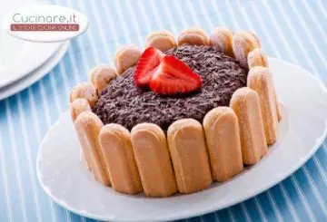 CHARLOTTE CON MOUSSE AL CIOCCOLATO FONDENTE