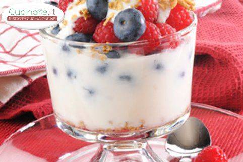 Coppette di Yogurt e Frutti di bosco