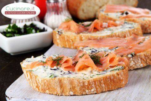 Bruschette al salmone