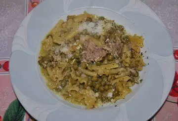 PASTA E PISELLI CON UOVA E PANCETTA