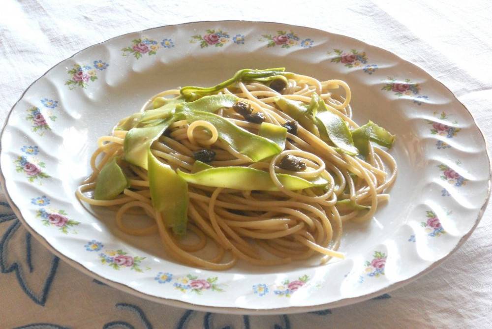 Spaghetti integrali con Alici, Zucchine e Capperi