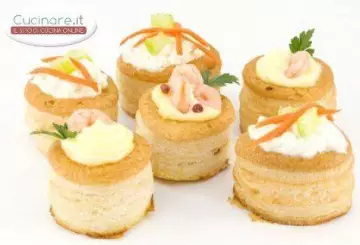 VOL AU VENT  CON CREMA DI PARMIGIANO E UVA