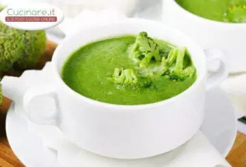 ZUPPA CREMOSA DI SPINACI E BROCCOLI