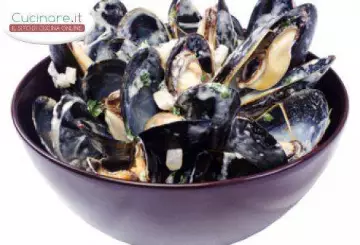 COZZE IN SALSA DI VINO BIANCO E PANNA