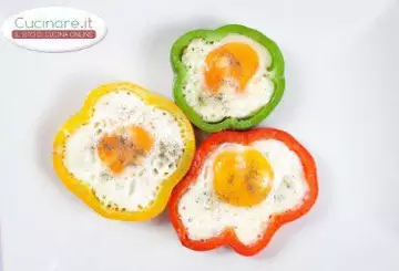 FIORI DI PEPERONI CON UOVA