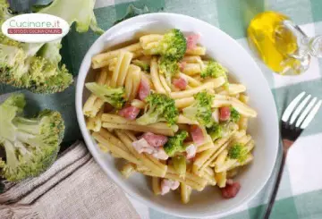 PASTA CON BROCCOLI