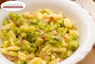 PASTA ZUCCHINE E PANCETTA