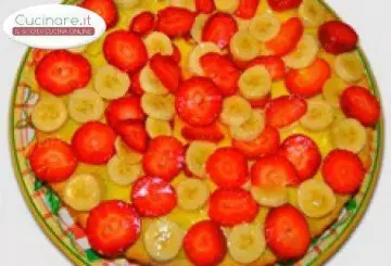 TORTA BANANE E FRAGOLE