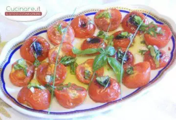 POMODORINI GRIGLIATI CON SALSA DI ERBE AROMATICHE