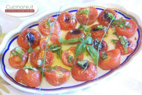 Pomodorini grigliati con salsa di Erbe aromatiche