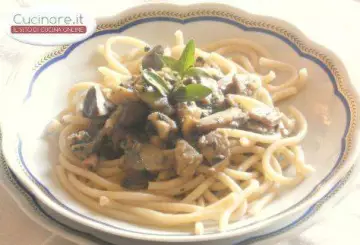 PICI TOSCANI CON FUNGHI MISTI AL MIRTO E SPALLA DI PROSCIUTTO CRUDO