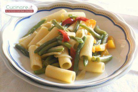 Rigatoni in agrodolce con Fagiolini, Cipolla e Peperoni