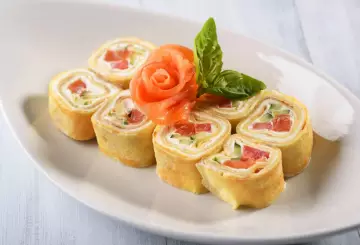 ROTOLINI DI CREPES RIPIENI, SFIZIOSE BONTÀ SALATE
