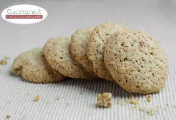 BISCOTTI SALATI ALLE NOCI