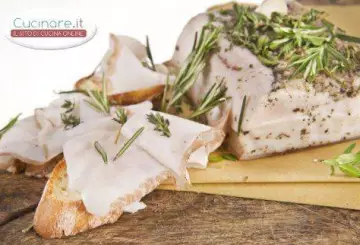 BRUSCHETTE AL LARDO E ROSMARINO