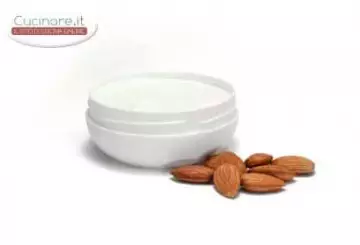 CREMA DI MANDORLE