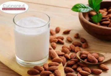 LATTE DI MANDORLA