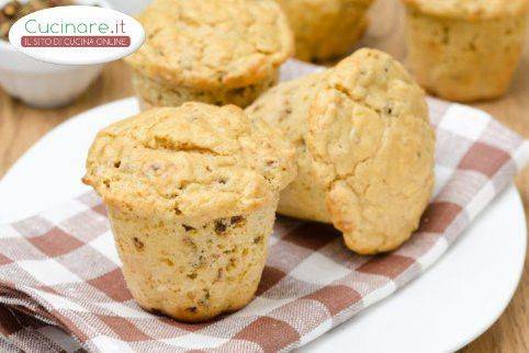 Muffin con cipolle e salsicce