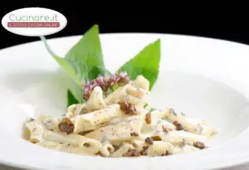 PASTA PANNA E TARTUFO NERO