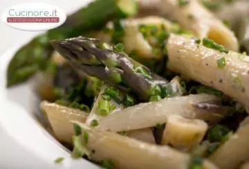 PENNE CON ASPARAGI E SALSA MORNAY