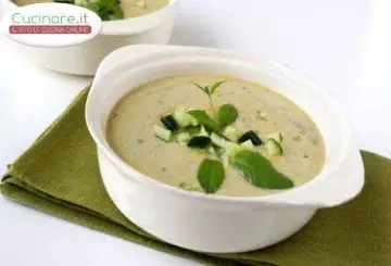 ZUPPA DI CETRIOLI E AVOCADO