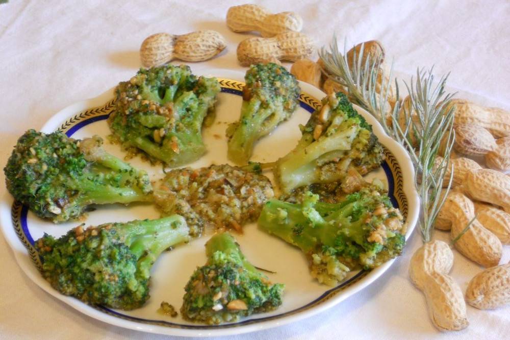 Broccoletti sfiziosi in Salsa di Acciughe, Arachidi e Limone