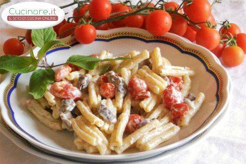 Caserecce con Caprino, Olive piccanti e Pomodorini grigliati