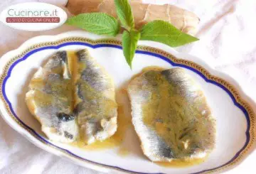 FILETTI DI ARINGA SALTATI IN PADELLA CON SALSA DI LIMONE E ZENZERO