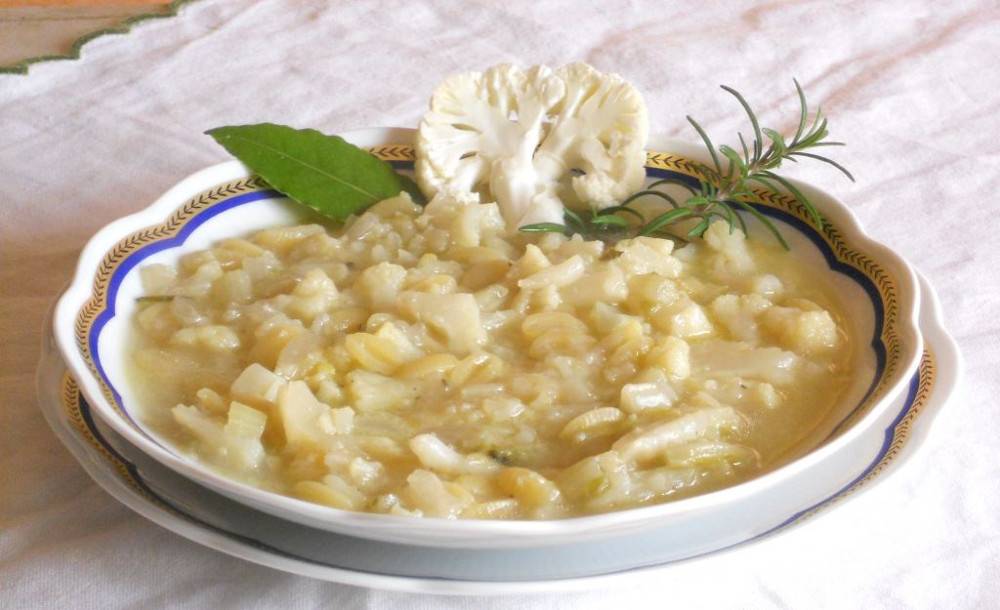 Minestra al Cavolfiore, Cipolle e Erbe aromatiche con Gnocchetti sardi