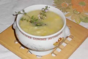 MINESTRA DI PATATE ROSSE E PORRI ALLA MENTUCCIA