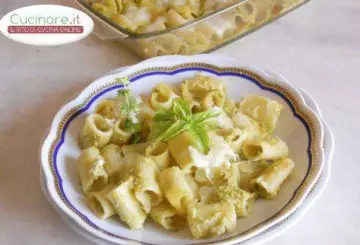 PASTA AL FORNO CON PESTO DI BROCCOLI, PECORINO E MOZZARELLA DI BUFALA