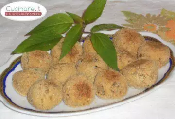 POLPETTE AL FORNO CON MELANZANE, ZUCCHINE E SALVIA ANANAS