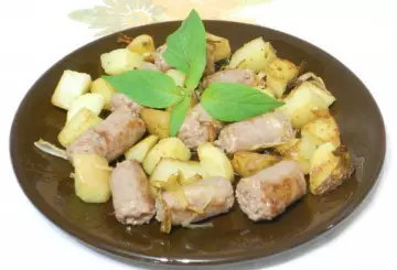 SALSICCIA CON PATATE ROSSE E SALVIA ANANAS