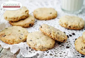 BISCOTTI BANANA E GOCCE DI CIOCCOLATO