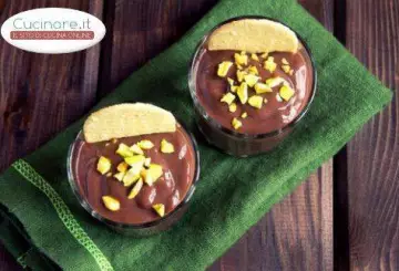 CREMA DI CIOCCOLATO CON PISTACCHI