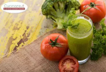 FRULLATO DI BROCCOLI, POMODORI E CICORIA