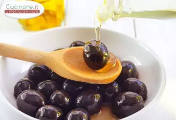 OLIVE NERE SOTT'OLIO