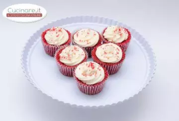 RED VELVET CUPCAKE