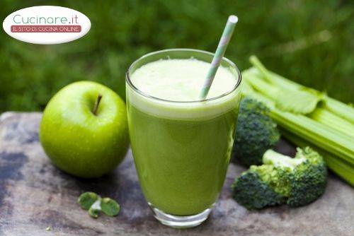 Succo di Broccoli, Sedano e Mela Verde