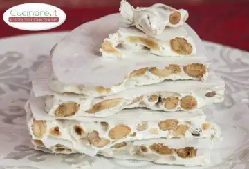 TORRONE ALLE MANDORLE