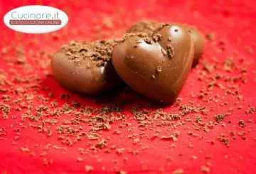 CIOCCOLATINI RIPIENI ALLA FRAGOLA