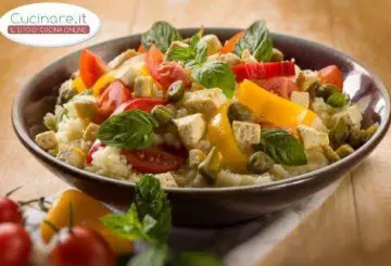 COUS COUS CON SEITAN, PEPERONI, CAPPERI E MENTA