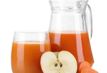 CENTRIFUGATO DI MELA E CAROTA