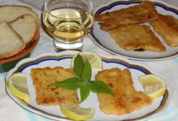 FILETTI DI PESCE SPATOLA DORATI CON SALVIA ANANAS