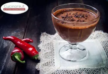 MOUSSE AL CIOCCOLATO E PEPERONCINO