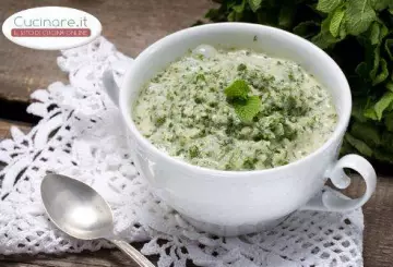 SALSA RAITA ALLA MENTA