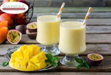 SMOOTIE AL MANGO E FRUTTO DELLA PASSIONE