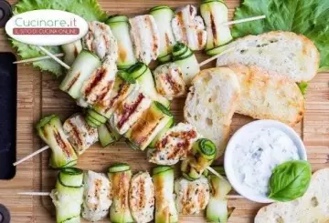 SPIEDINI DI POLLO E ZUCCHINE LIGHT